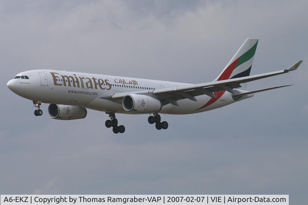 A6-EKZ, 2000 Airbus A330-243 C/N 345, Emirates Airbus A330-200