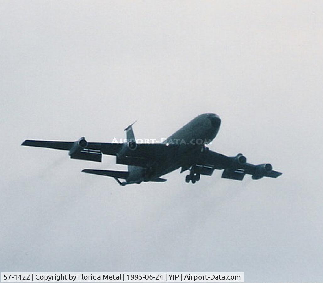 57-1422, 1958 Boeing KC-135E Stratotanker C/N 17493, KC-135 flyby in 1995