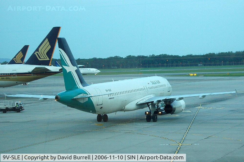 9V-SLE, 2001 Airbus A320-232 C/N 1561, Silk Air - Taxiing