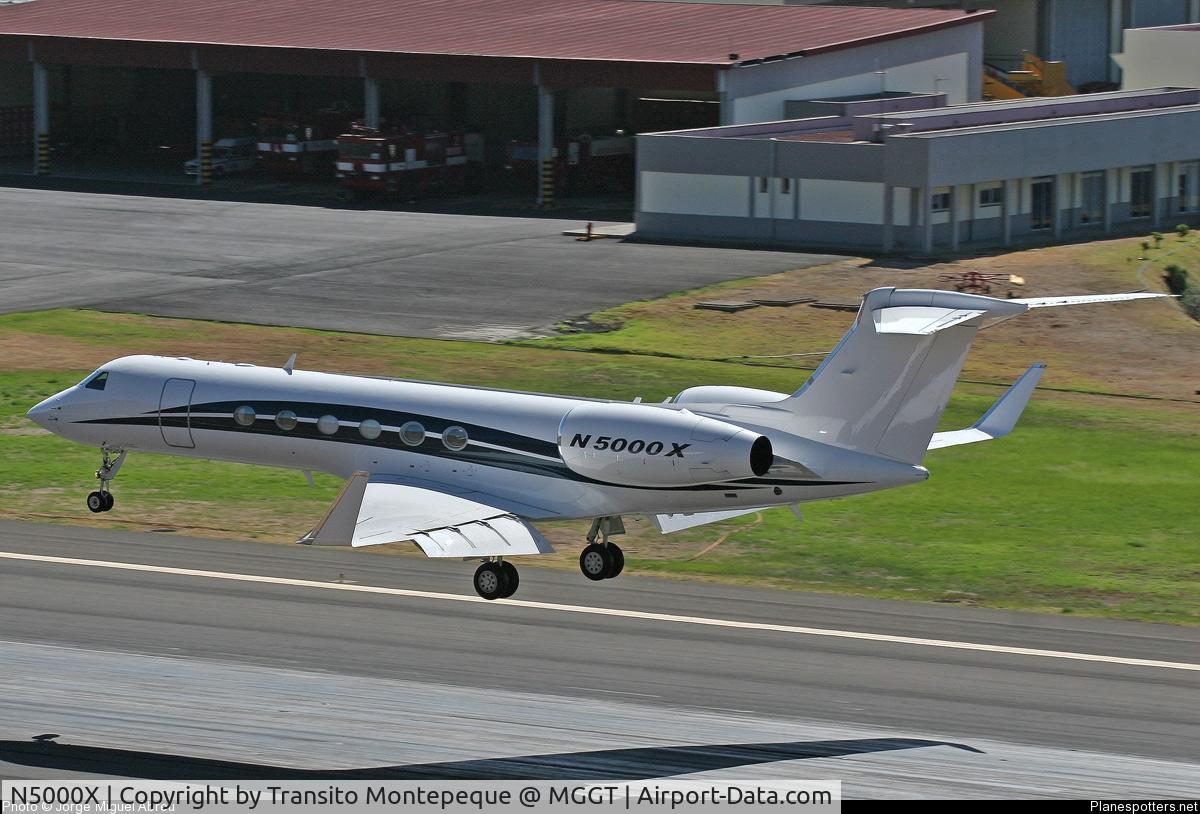N5000X, 2000 Gulfstream Aerospace G-V C/N 611, Landing at Madeira, Funchal (LPMA)