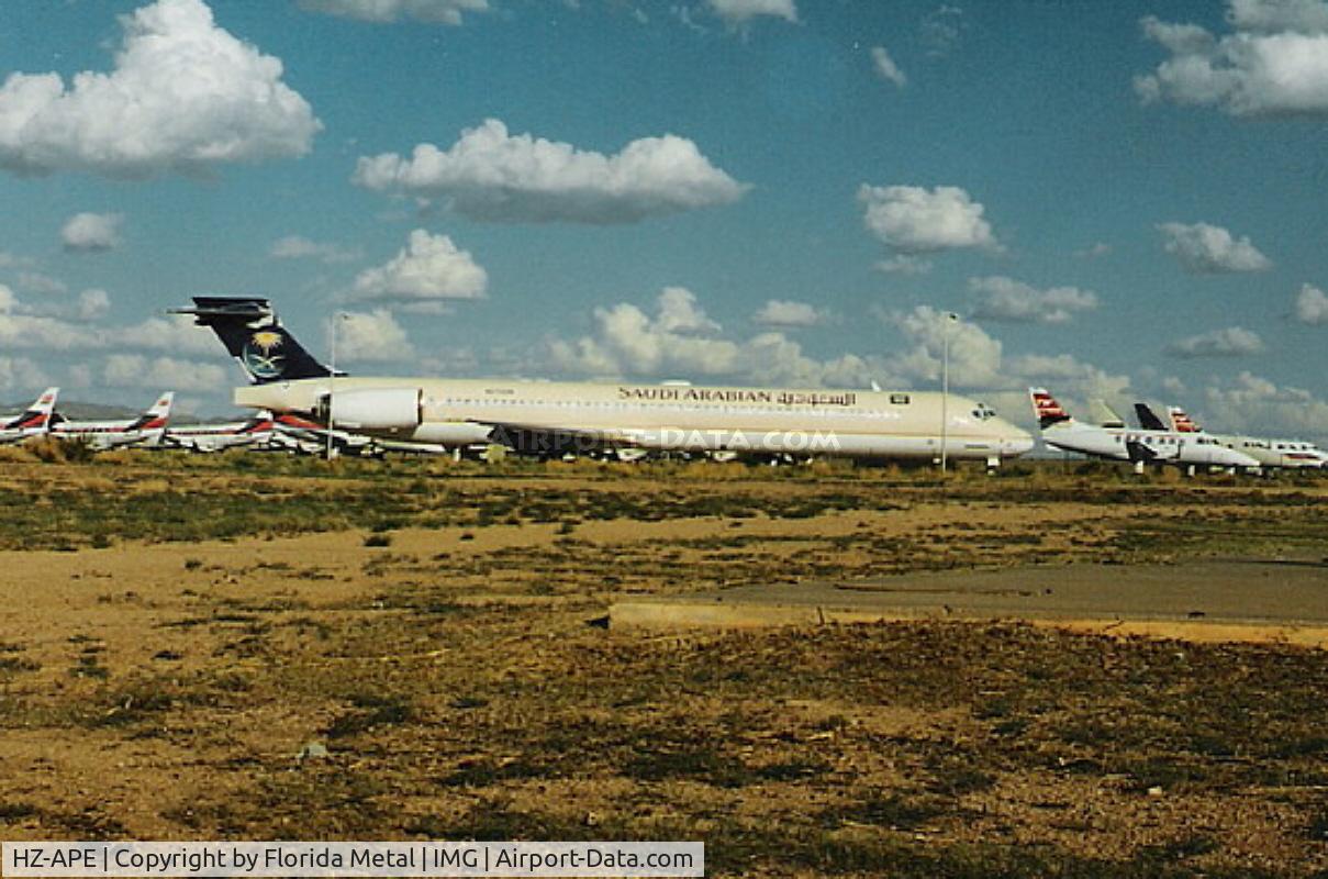 HZ-APE, McDonnell Douglas MD-90-30 C/N 53495, Saudi Arabian MD-90