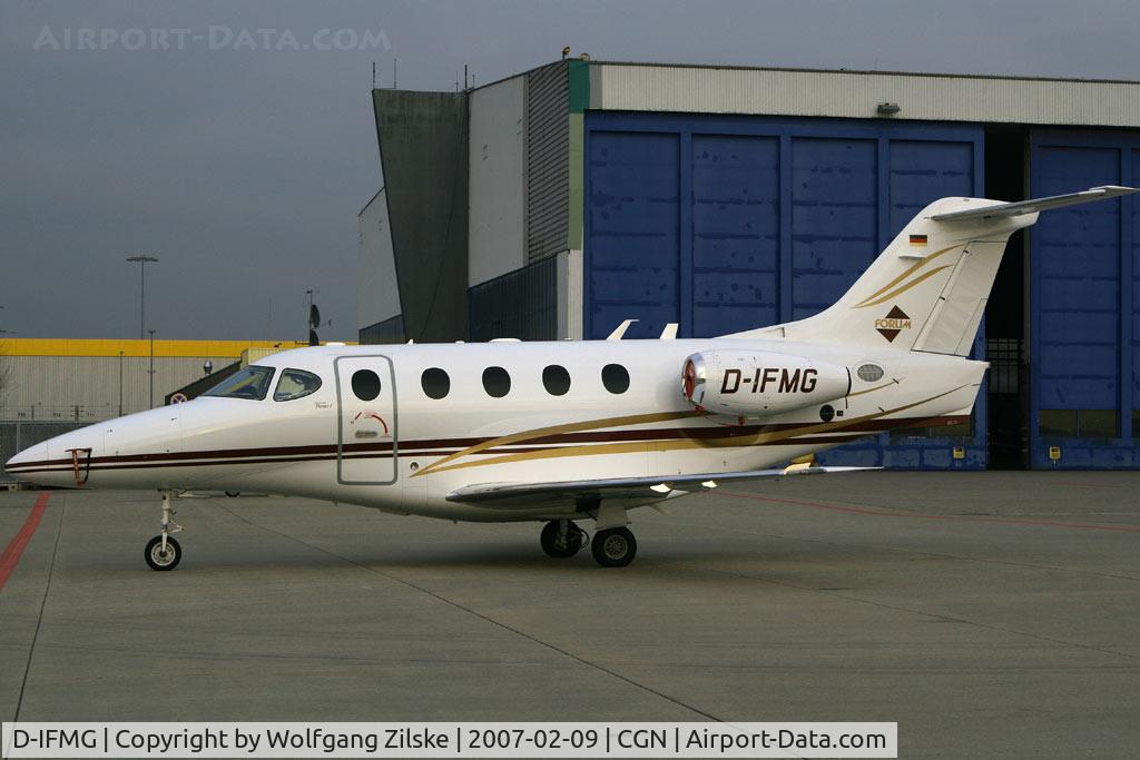 D-IFMG, 2004 Raytheon 390 Premier 1 C/N RB-109, visitor
