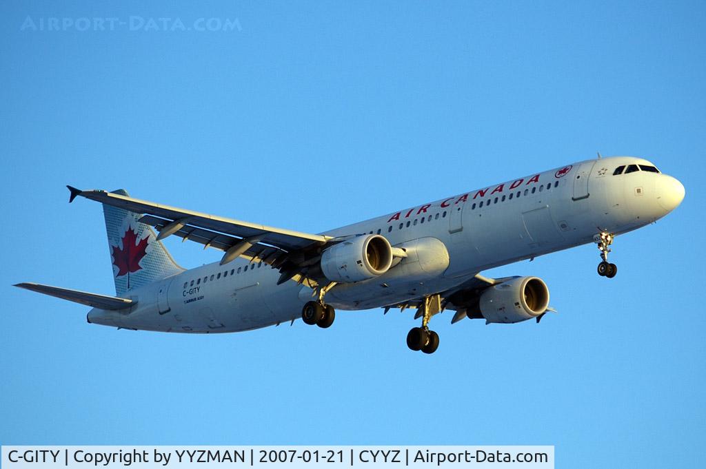 C-GITY, 2001 Airbus A321-211 C/N 1611, Final 24R
