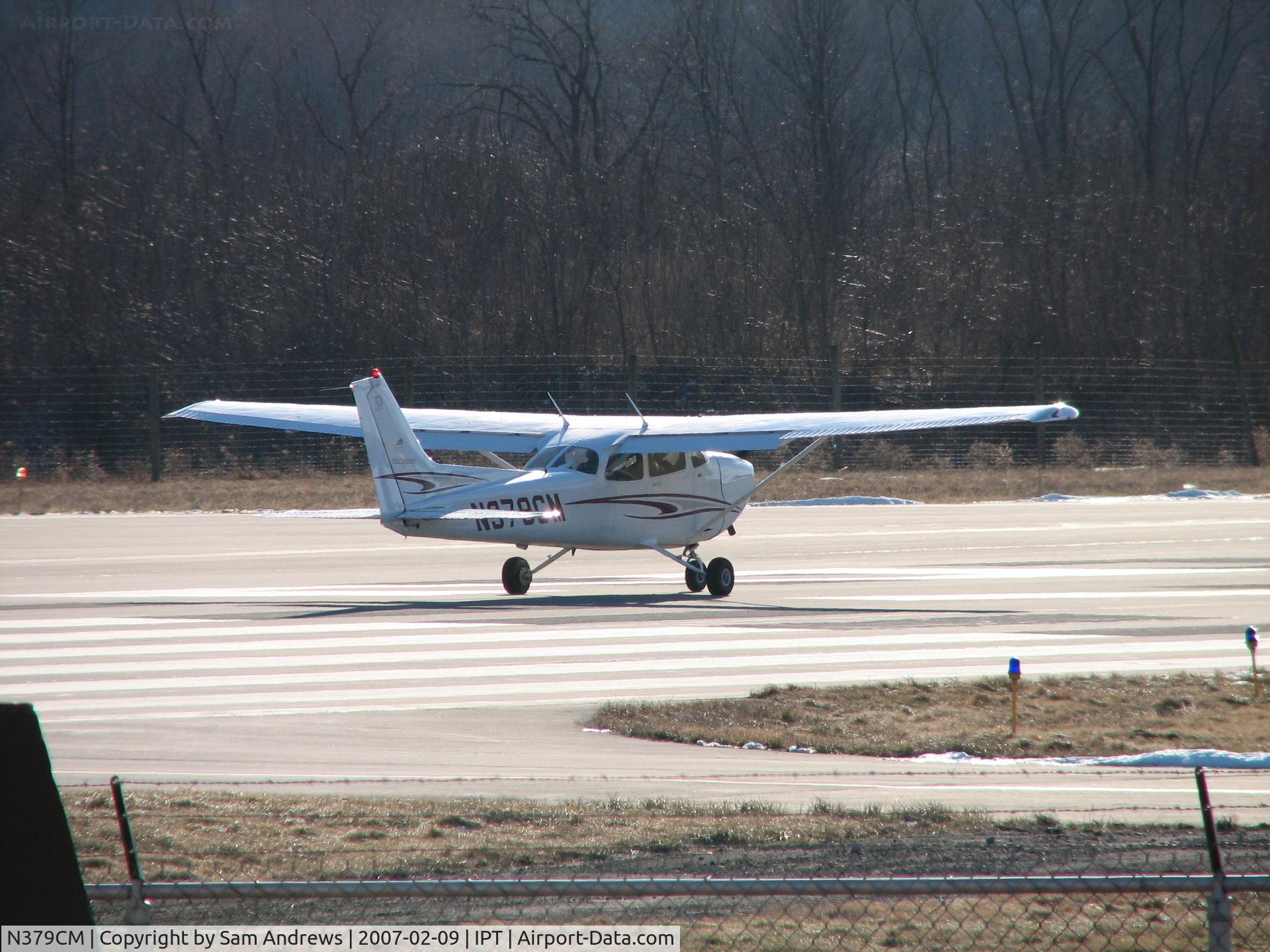 N379CM, 2005 Cessna 172S C/N 172S9822, On the roll