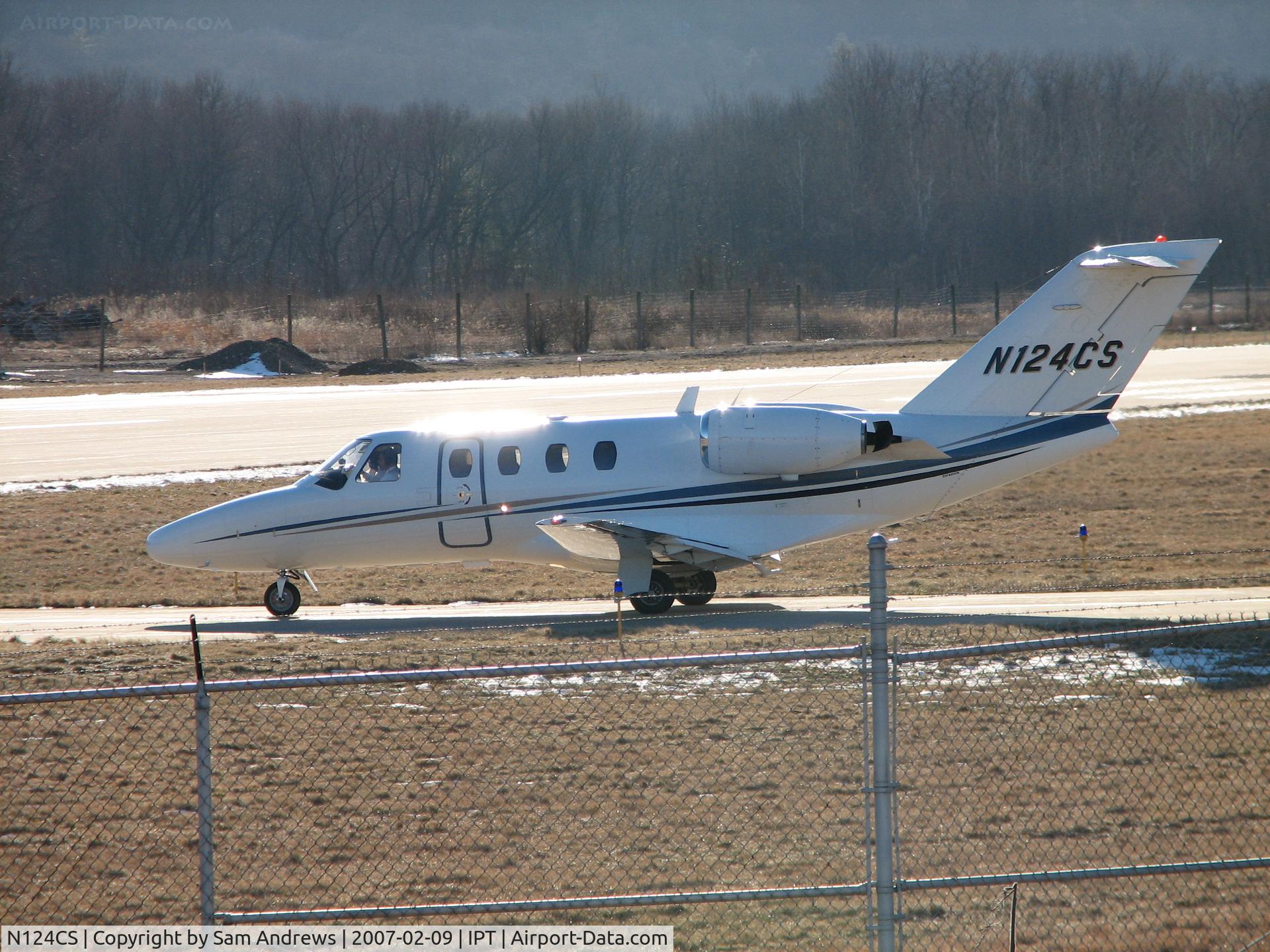 N124CS, 2001 Cessna 525 CitationJet CJ1 C/N 525-0472, On the way out