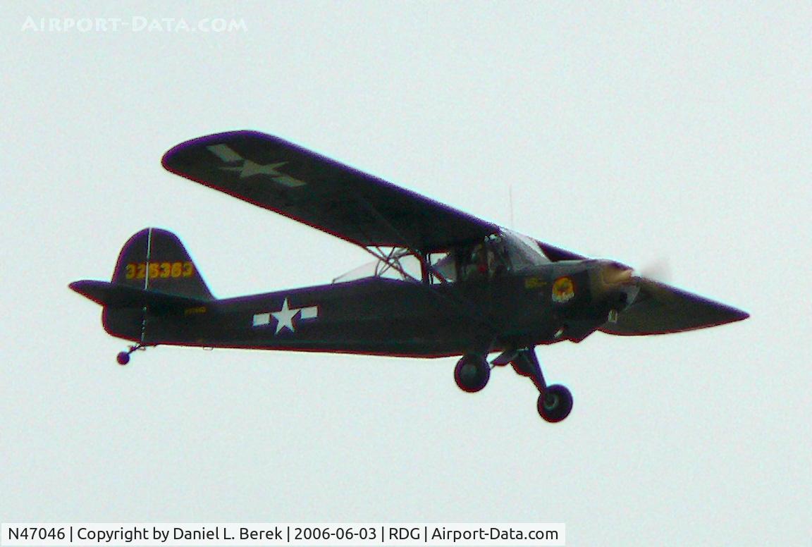 N47046, Taylorcraft DC-65 C/N L-5675, A Grasshopper delights the crowds at the 2006 MAAM World War II Weekend.