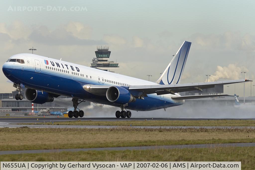 N655UA, 1992 Boeing 767-322/ER C/N 25393, good by Kaagbaan