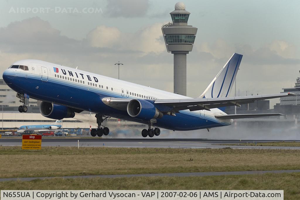 N655UA, 1992 Boeing 767-322/ER C/N 25393, good by Kaagbaan