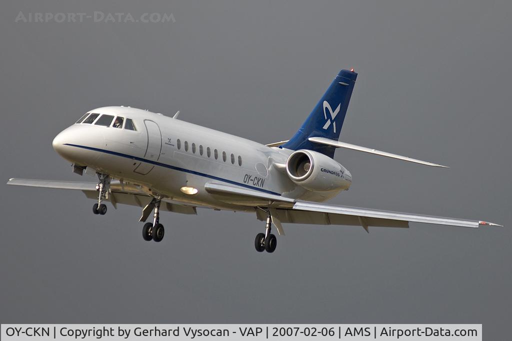 OY-CKN, 1998 Dassault Falcon 2000 C/N 76, on Final for Fokkerbaan