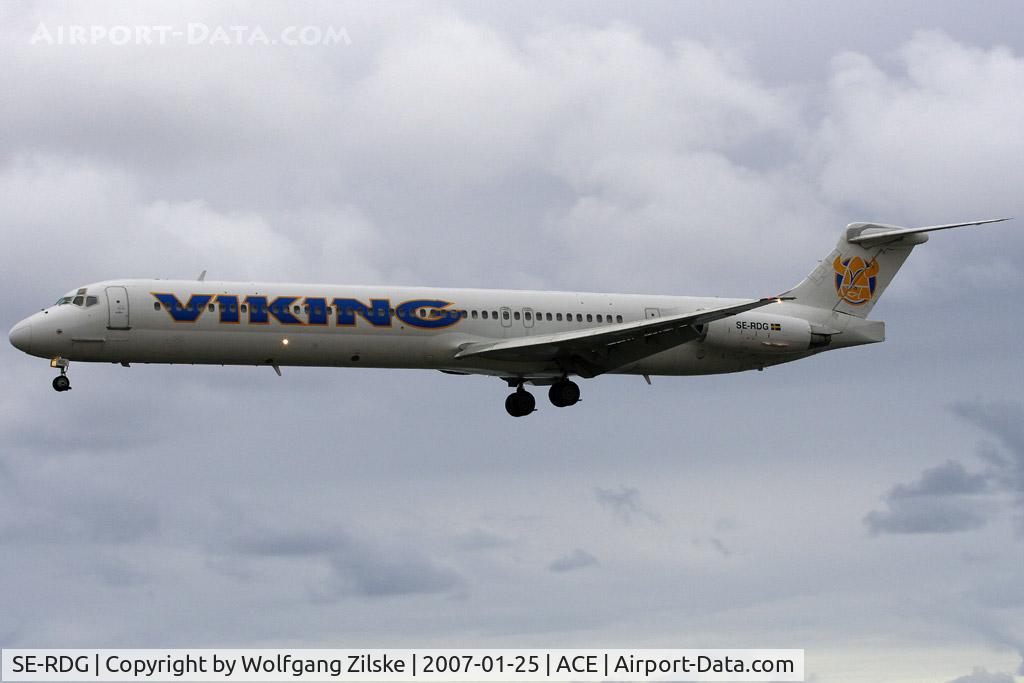 SE-RDG, 1989 McDonnell Douglas MD-83 (DC-9-83) C/N 49856/1675, visitor