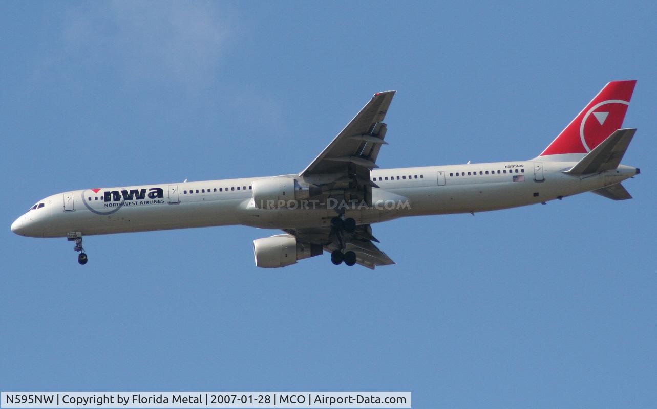 N595NW, 2003 Boeing 757-351 C/N 32995, Northwest 757-300