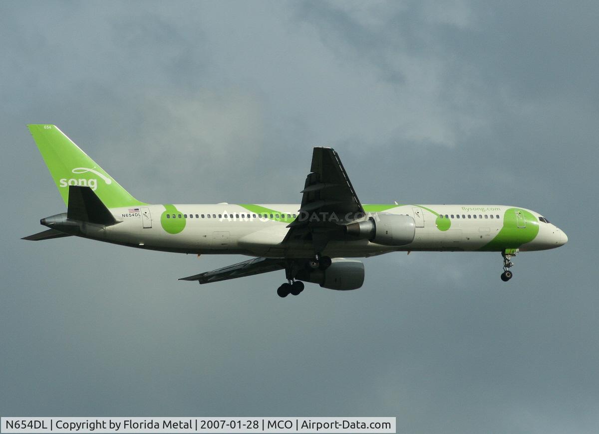 N654DL, 1990 Boeing 757-232 C/N 24394, Song