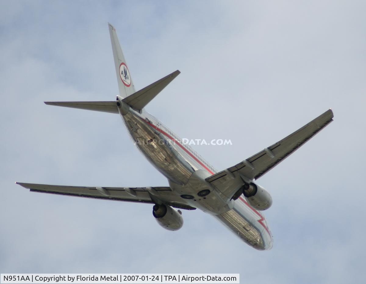 N951AA, 2000 Boeing 737-823 C/N 29538, Retro