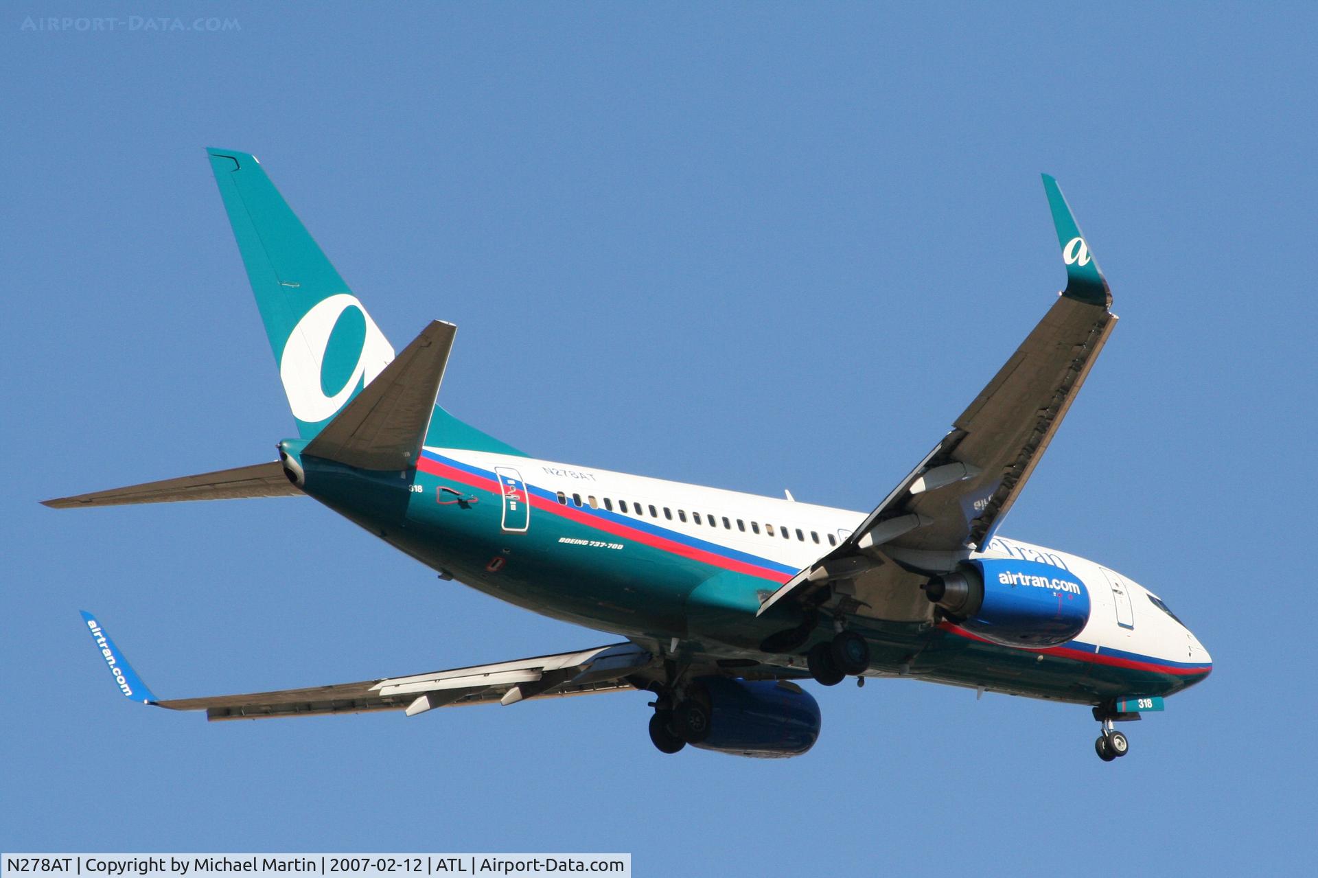 N278AT, 2005 Boeing 737-76N C/N 32665, Over the numbers of 9R