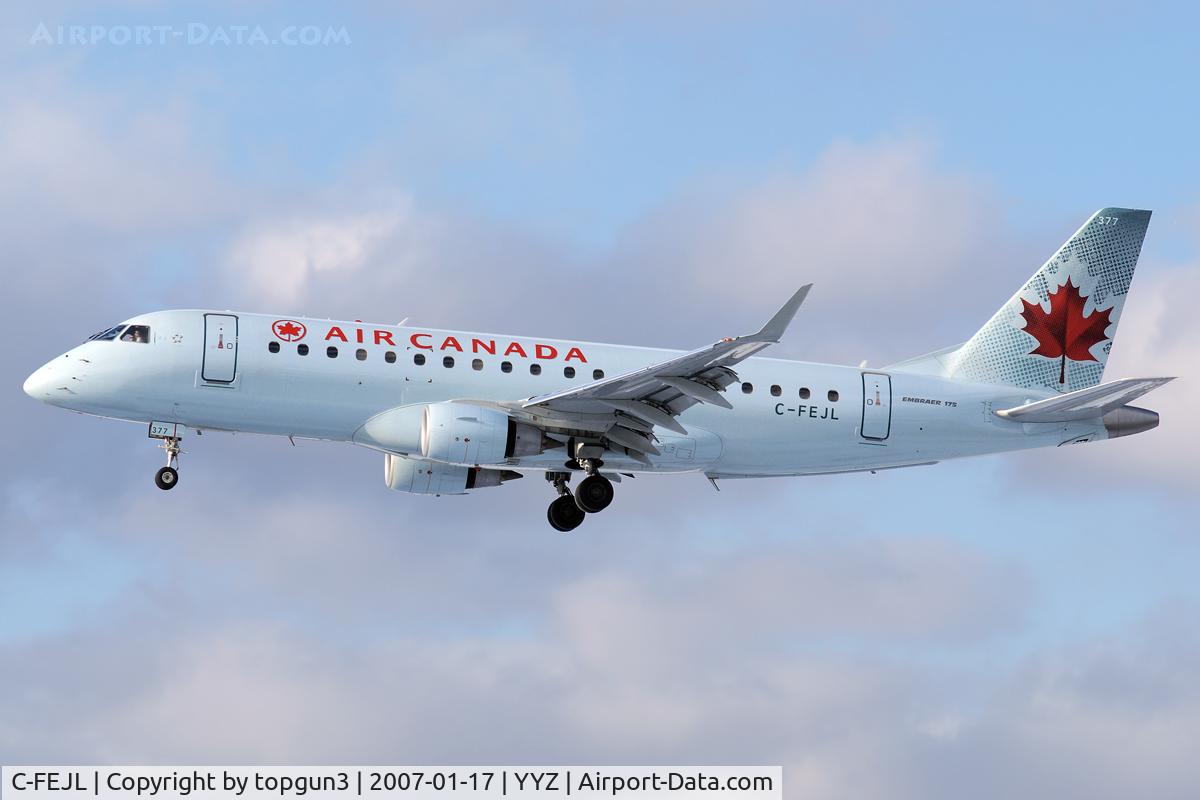 C-FEJL, 2005 Embraer 175SU (ERJ-170-200SU) C/N 17000095, Short final for RWY23.