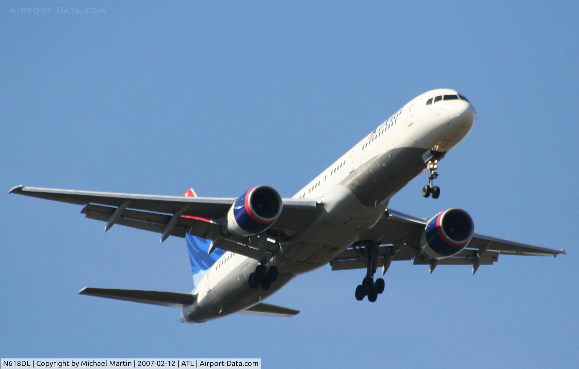 N618DL, 1986 Boeing 757-232 C/N 22908, On final for Runway 9R