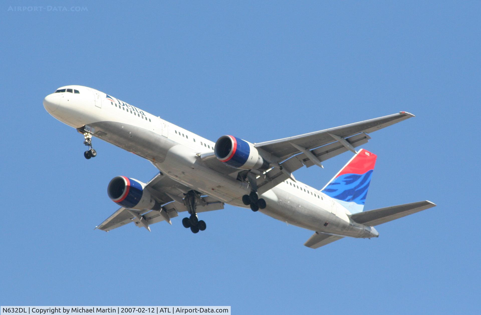 N632DL, 1987 Boeing 757-232 C/N 23613, On final for Runway 26L