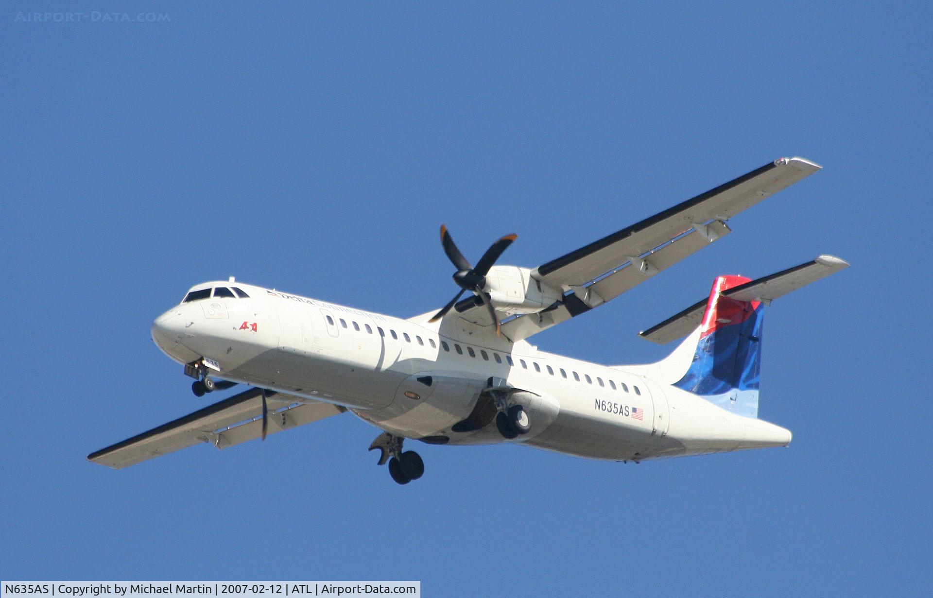N635AS, 1993 ATR 72-212 C/N 372, On final for Runway 26L