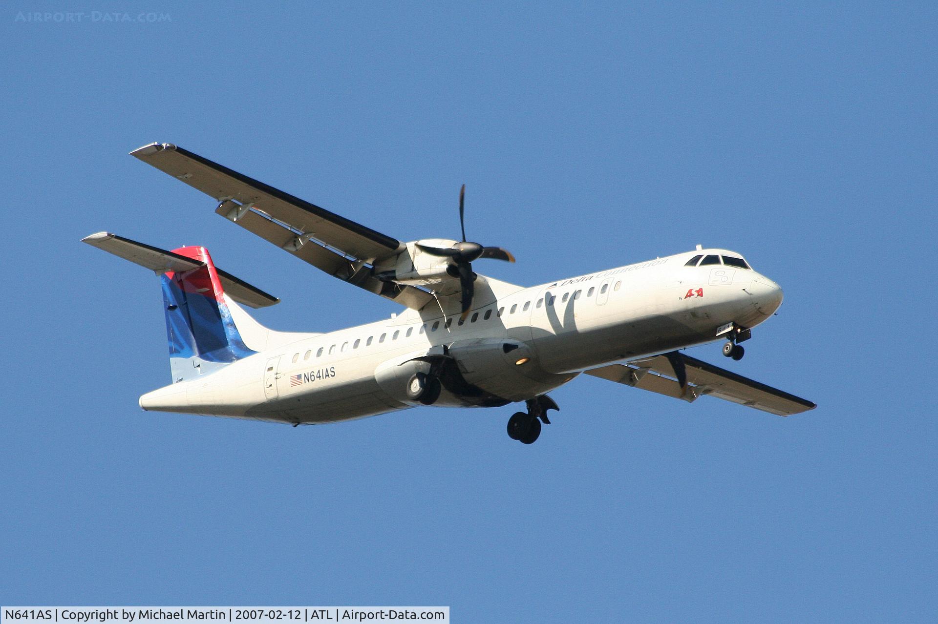 N641AS, 1994 ATR 72-212 C/N 387, On final for Runway 9R