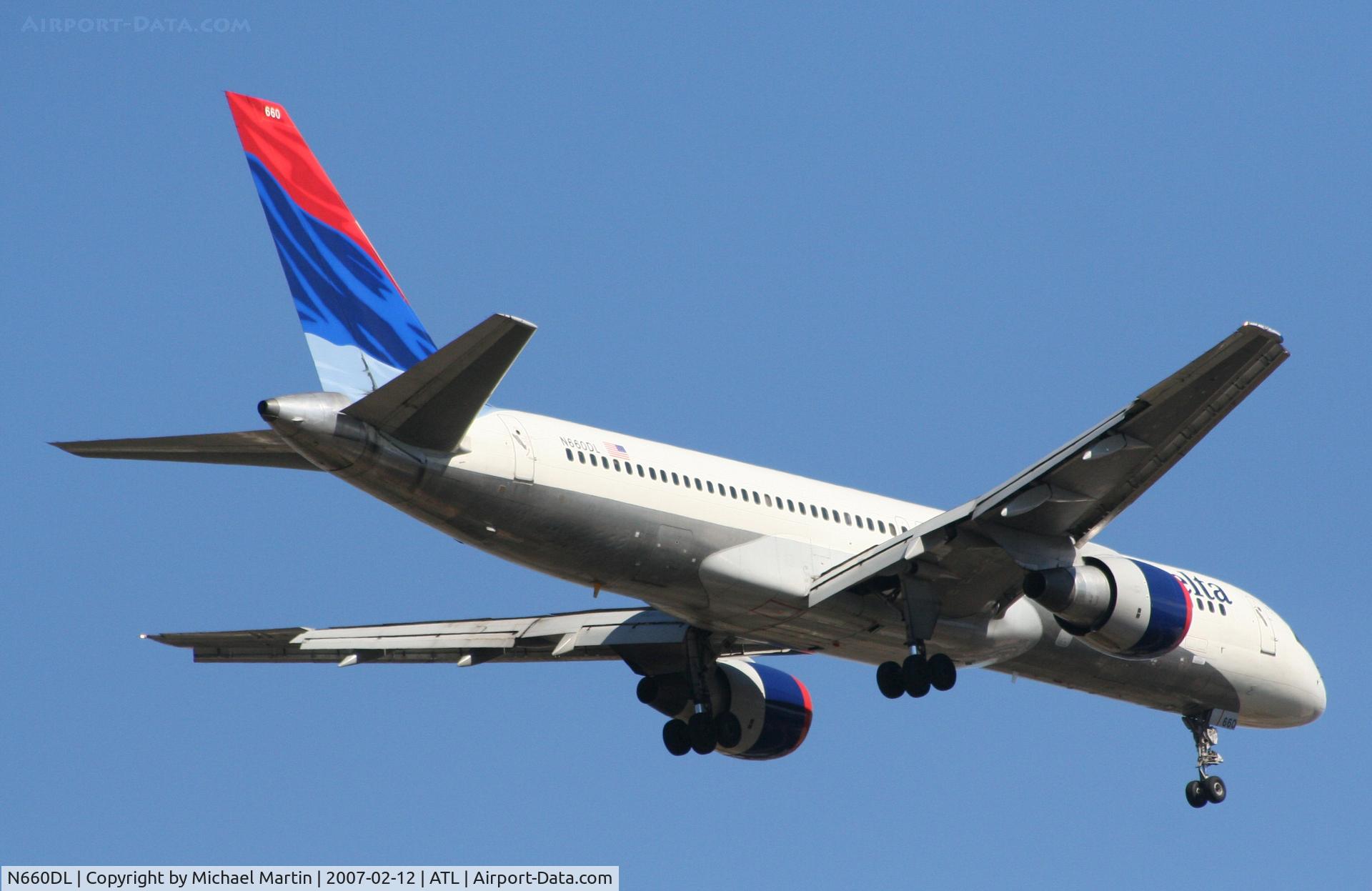N660DL, 1990 Boeing 757-232 C/N 24422, Over the numbers of 9R