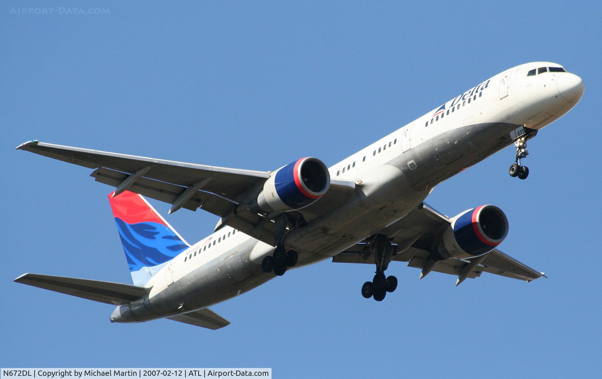 N672DL, 1992 Boeing 757-232 C/N 25977, On final for Runway 9R
