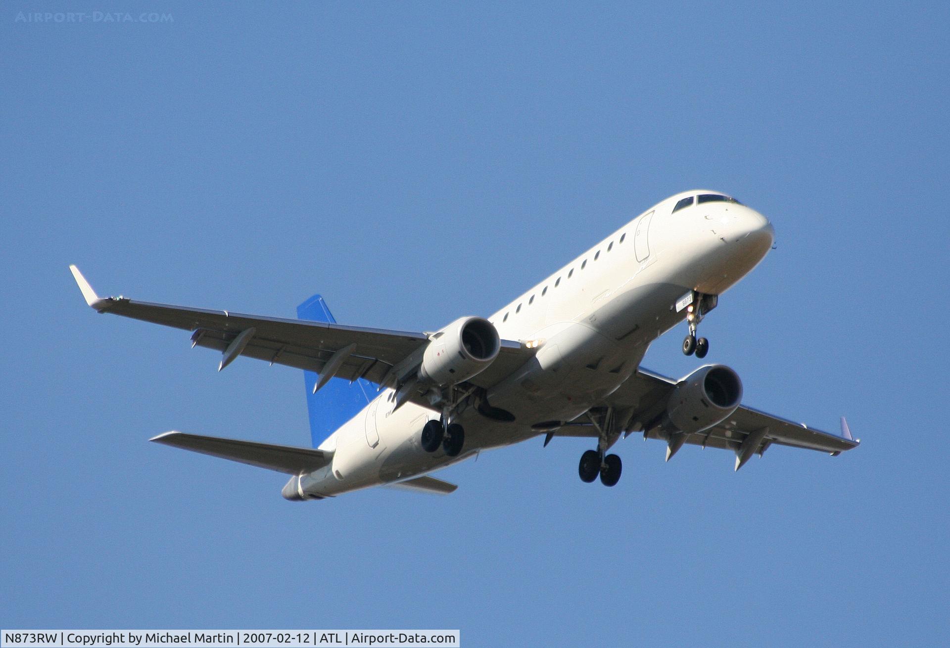 N873RW, 2006 Embraer 170SU (ERJ-170-100SU) C/N 17000144, On final for Runway 9R
