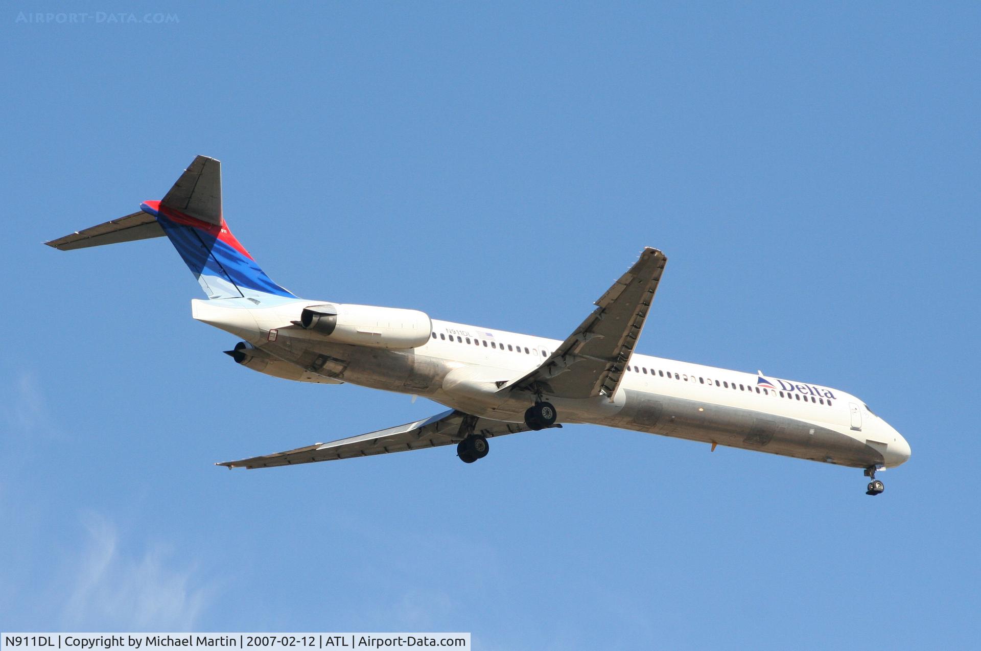 N911DL, 1987 McDonnell Douglas MD-88 C/N 49542, Over the numbers of 9R
