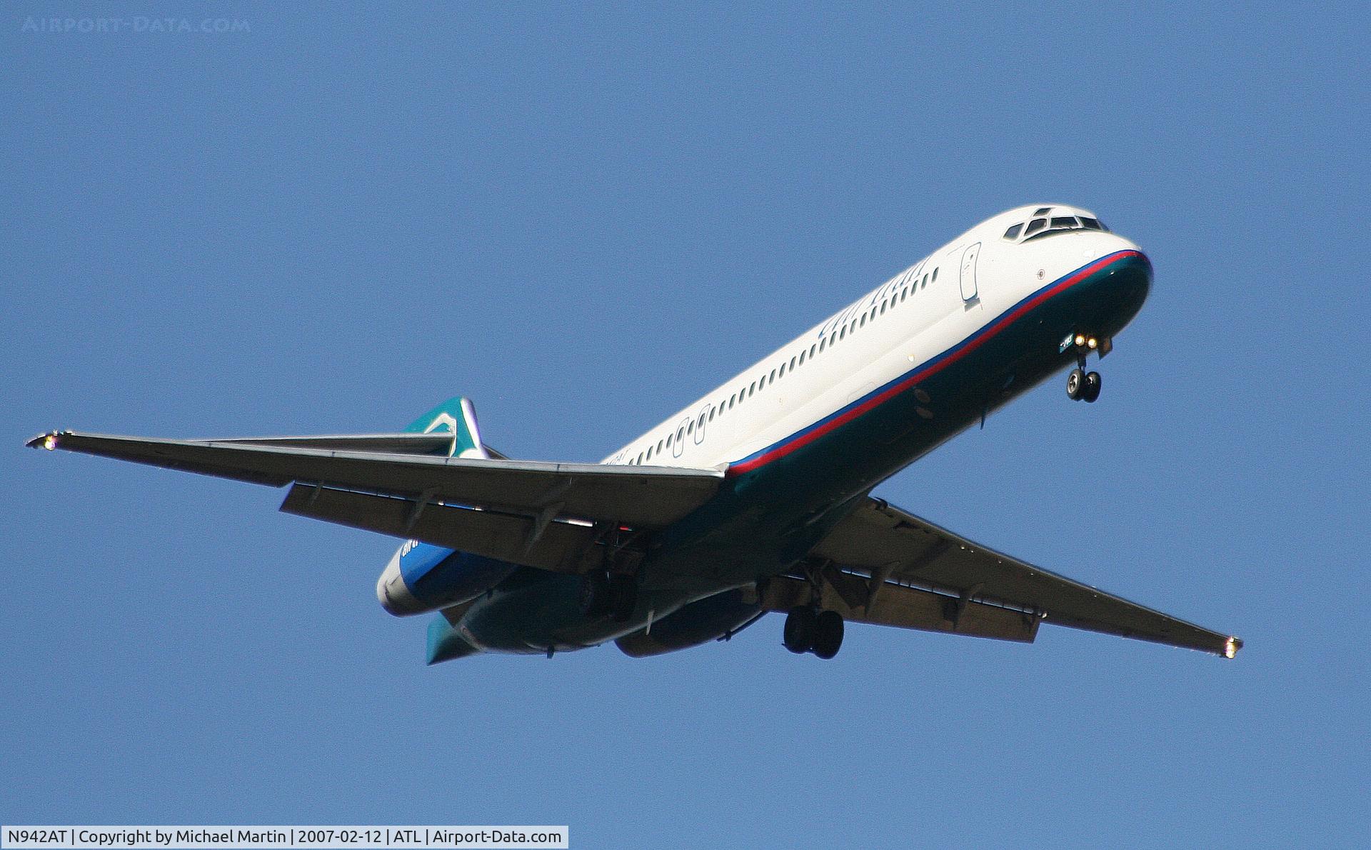 N942AT, 1999 Boeing 717-200 C/N 55005, On final for Runway 9R