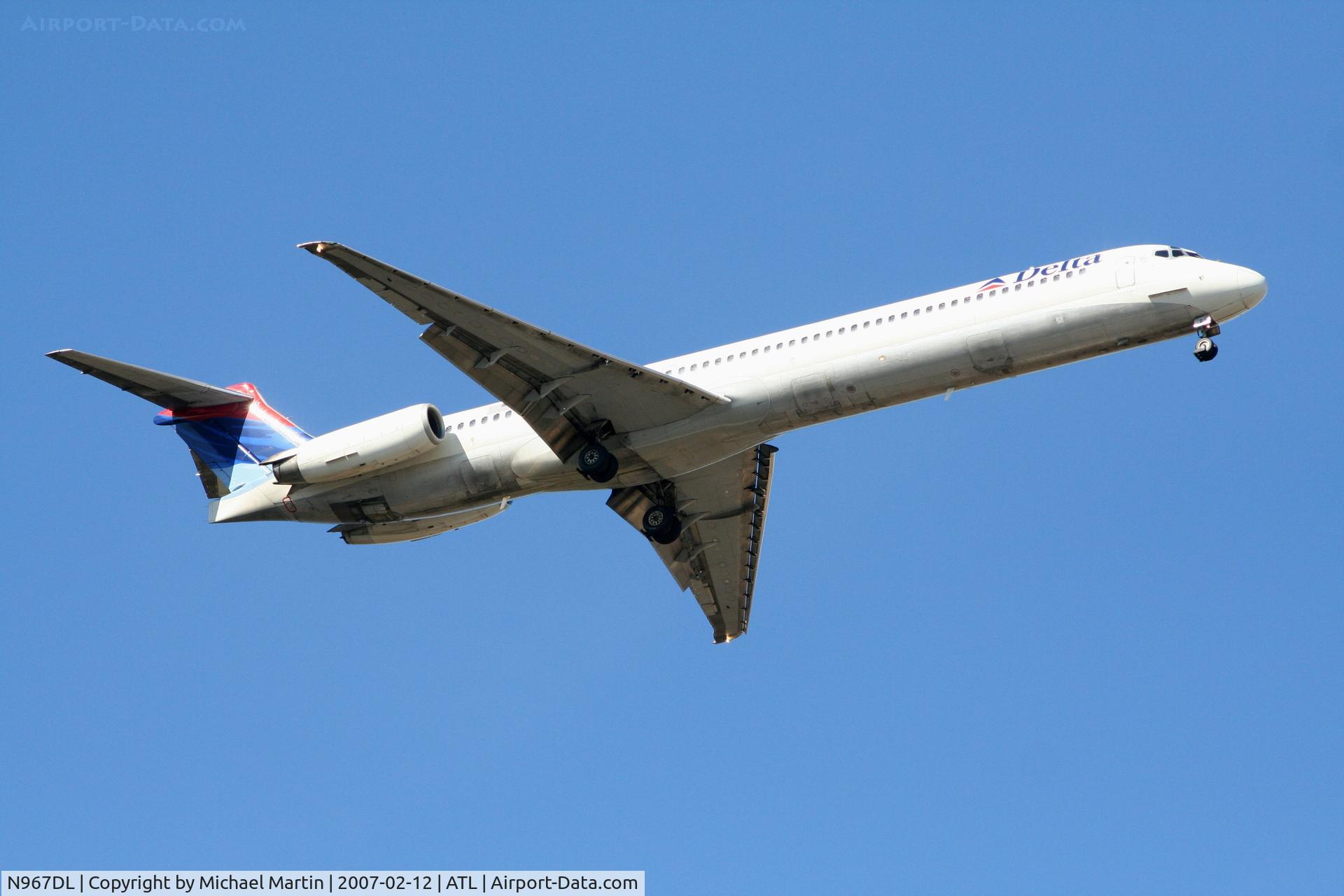 N967DL, 1990 McDonnell Douglas MD-88 C/N 53116, On final for Runway 9R