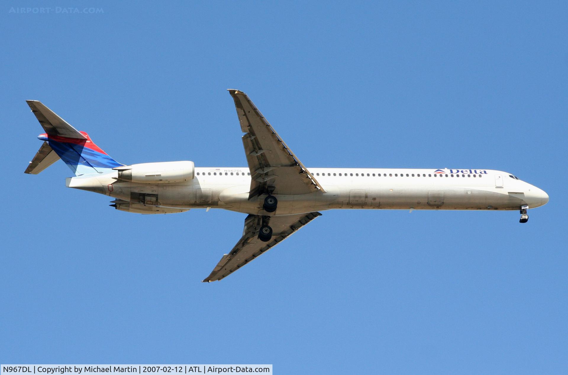 N967DL, 1990 McDonnell Douglas MD-88 C/N 53116, On final for Runway 9R