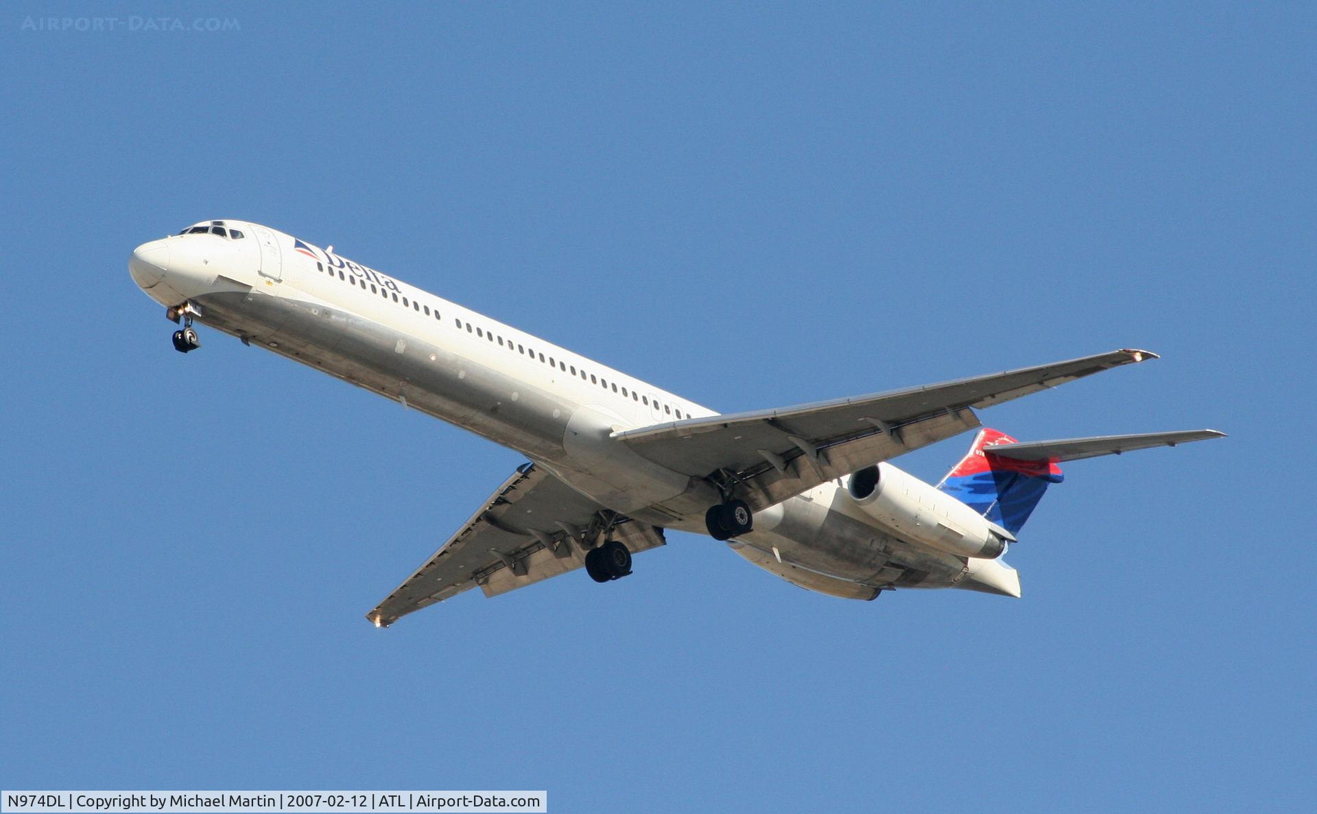 N974DL, 1991 McDonnell Douglas MD-88 C/N 53242, On final for Runway 26L