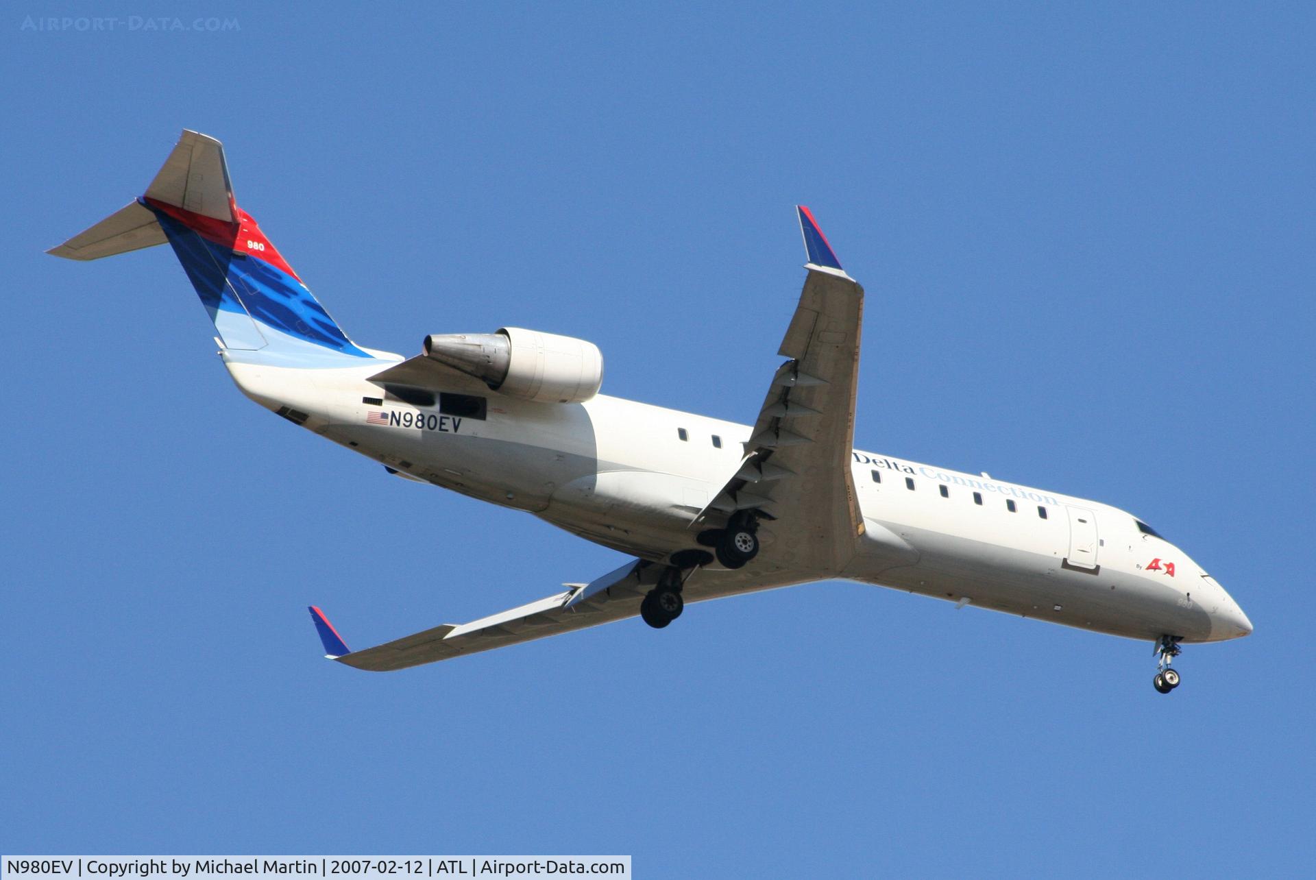N980EV, 2003 Bombardier CRJ-200ER (CL-600-2B19) C/N 7759, Over the numbers of 9R