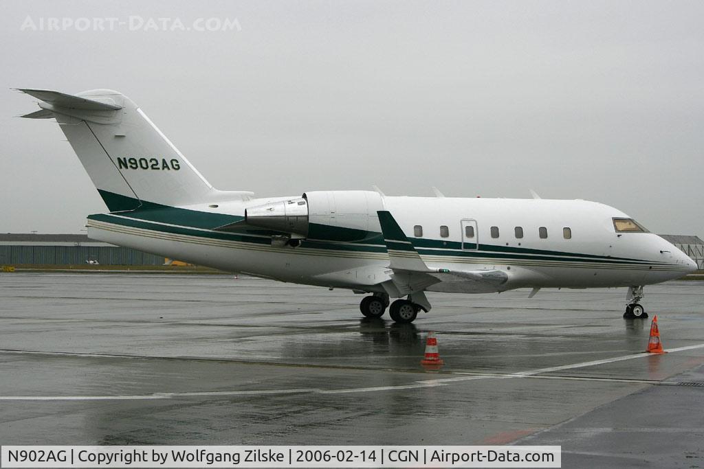 N902AG, 2001 Bombardier Challenger 604 (CL-600-2B16) C/N 5512, visitor