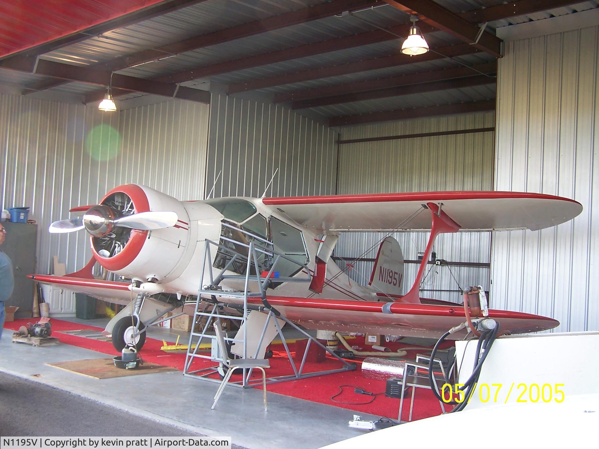N1195V, 1947 Beech D17S Staggerwing C/N 6749, Gardner VAA flyin at Gardner ks