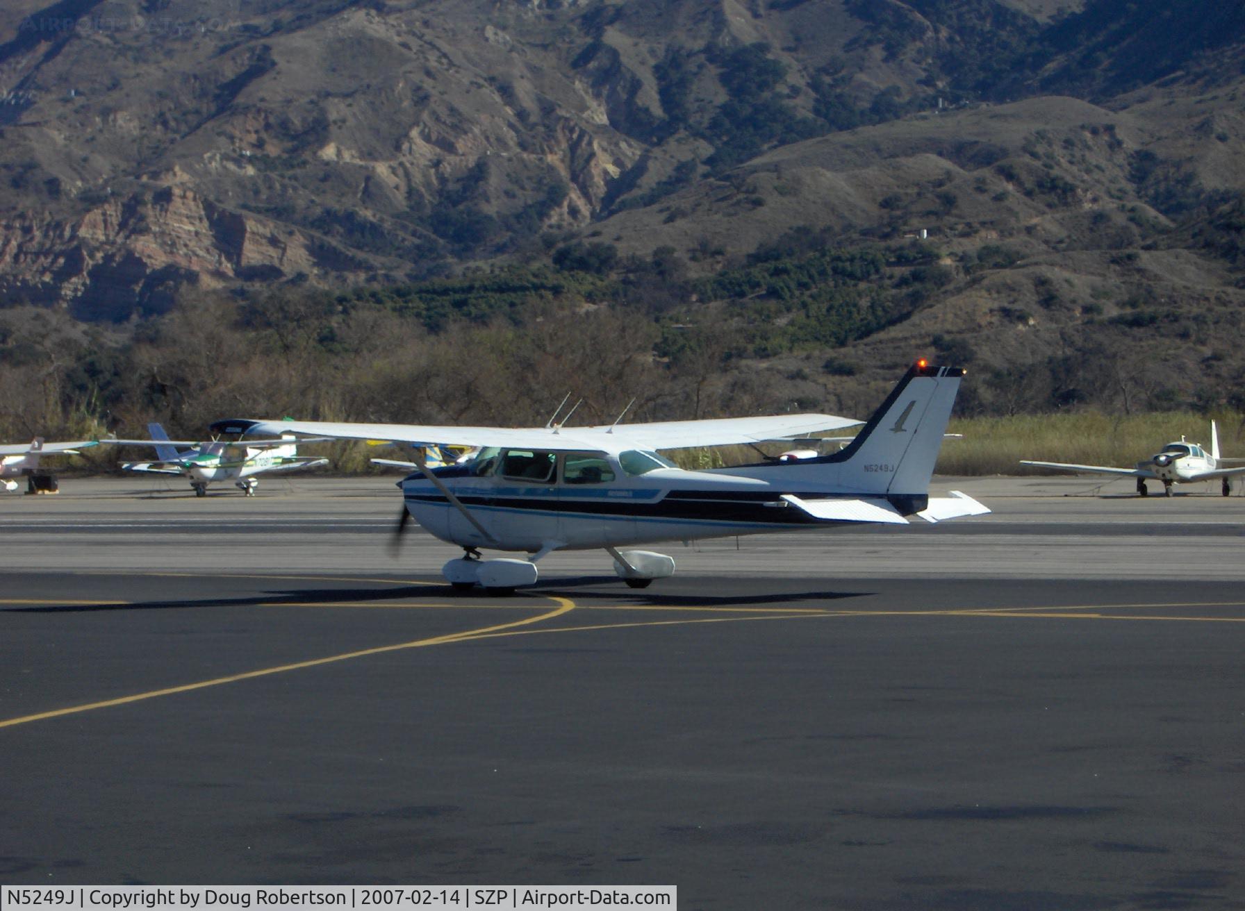 N5249J, 1980 Cessna 172N C/N 17273744, 1980 Cessna 172N, Lycoming O-320-E2A 150 Hp, taxi to Rwy 22