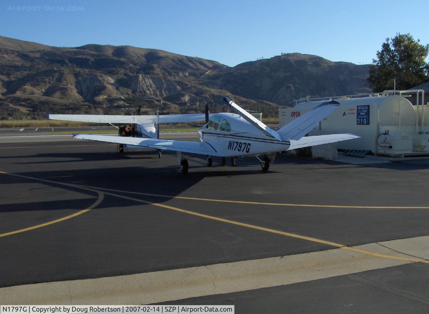 N1797G, 1962 Beech P35 Bonanza C/N D-6975, 1962 Beech P35 BONANZA, Continental O-470-N 260 Hp, refueling