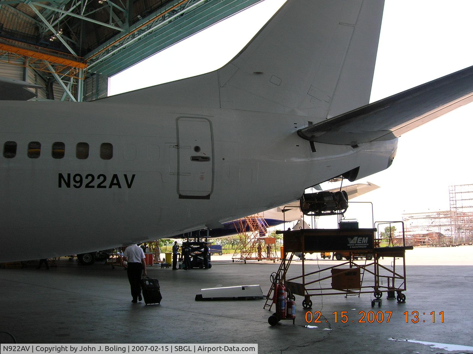 N922AV, 1990 Boeing 737-53A C/N 24922, New APU. VEM hangar, Rio de Janeiro