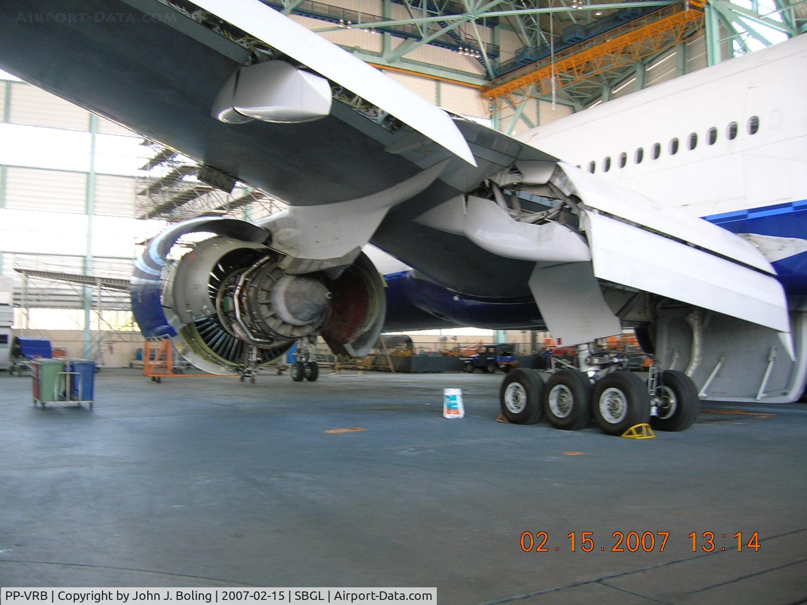 PP-VRB, 2001 Boeing 777-2Q8/ER C/N 28692, GE-90 Engine on Boeing 777. This wheel well is bigger than some hotel rooms.
