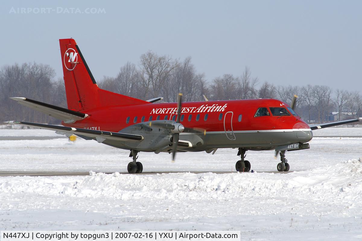 N447XJ, 1998 Saab 340B C/N 340B-447, Taxiing on Golf