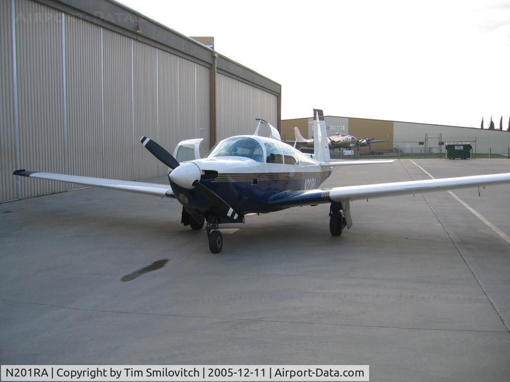 N201RA, 1982 Mooney M20J 201 C/N 24-1319, Me and Ervin at KCNO