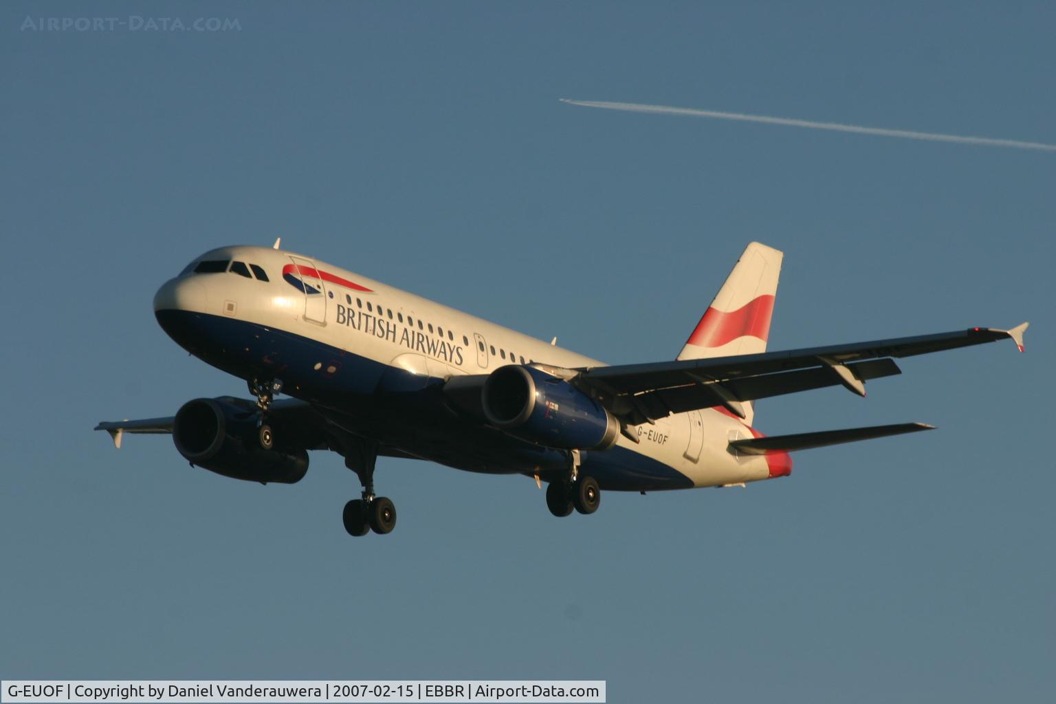 G-EUOF, 2001 Airbus A319-131 C/N 1590, flight BA388 is descending to rwy 25L