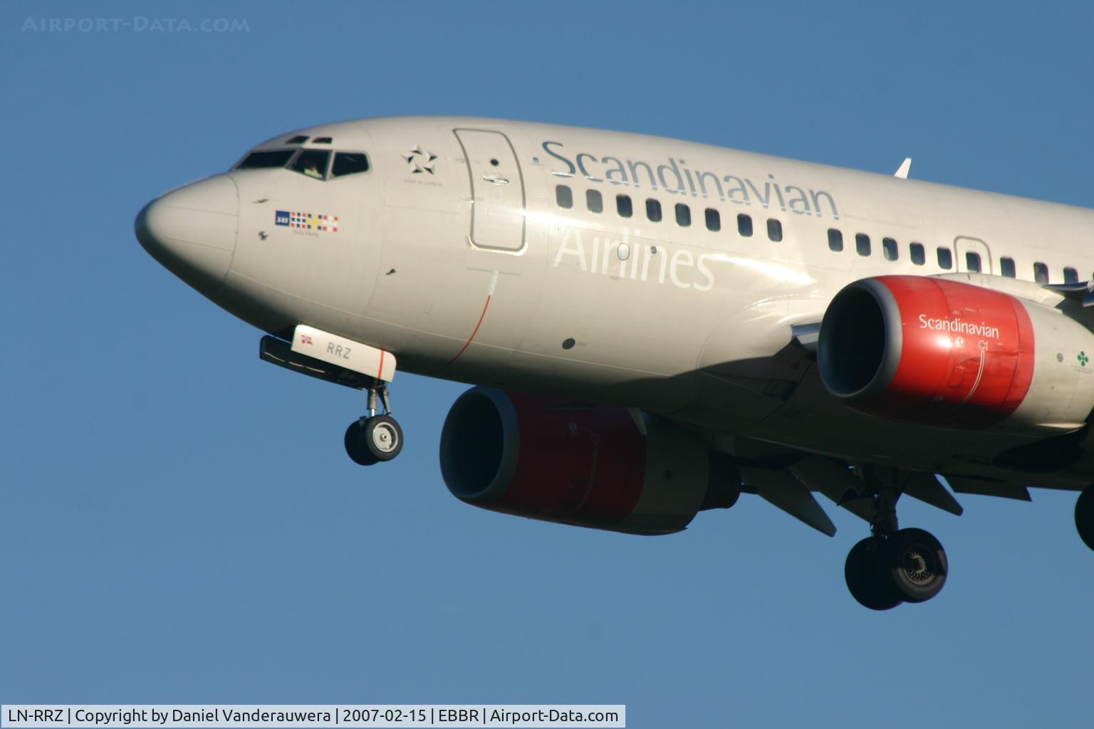 LN-RRZ, 1998 Boeing 737-683 C/N 28295, arrival of GISLA VIKING on rwy 25L