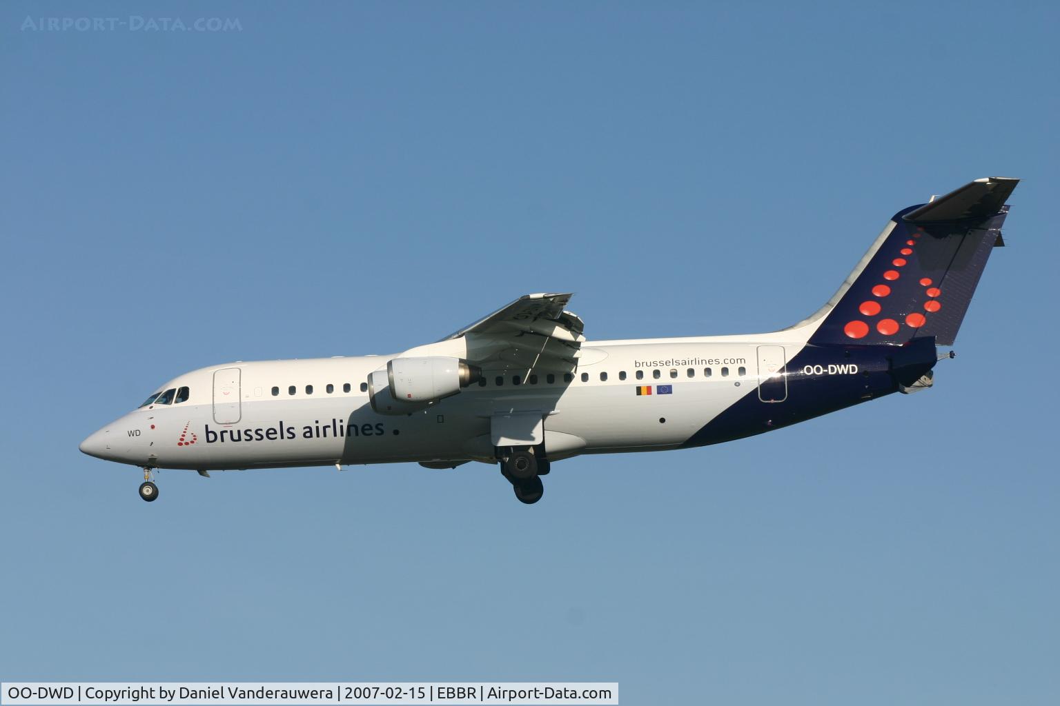 OO-DWD, 1998 British Aerospace Avro 146-RJ100 C/N E3324, new delivery