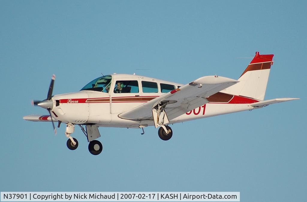 N37901, 1973 Beech A24R C/N MC-145, GFW's plane on final for 32