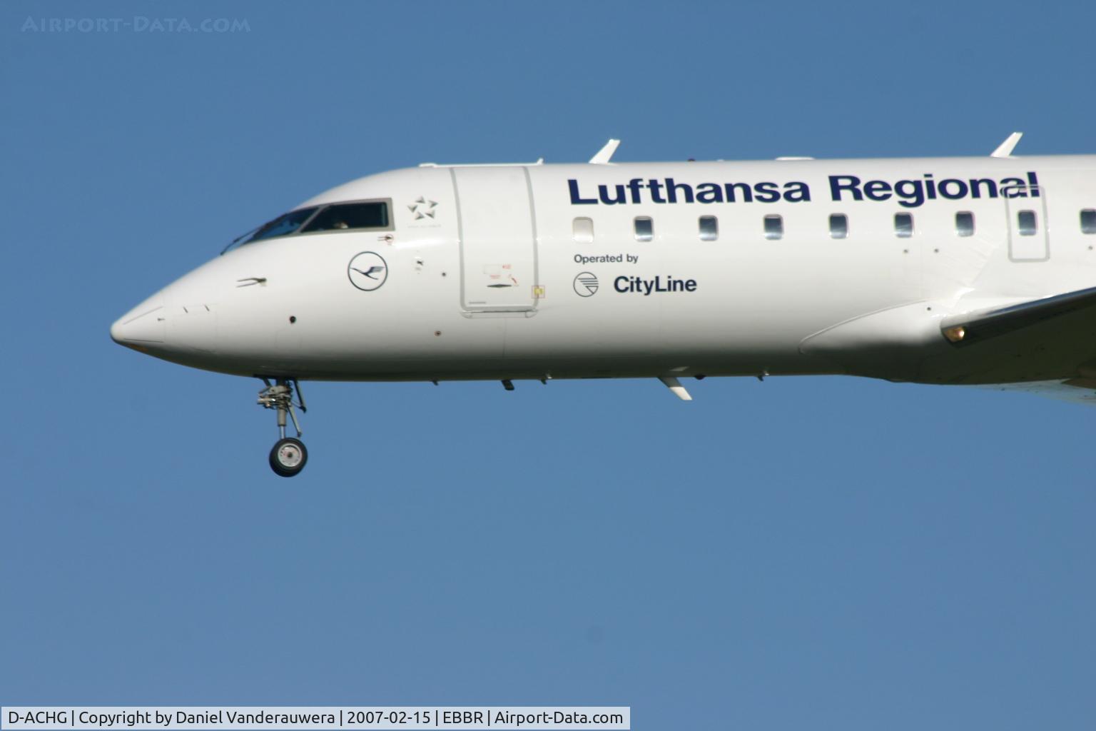 D-ACHG, 2000 Bombardier CRJ-200ER (CL-600-2B19) C/N 7439, flight LH4646 is descending to rwy 25L