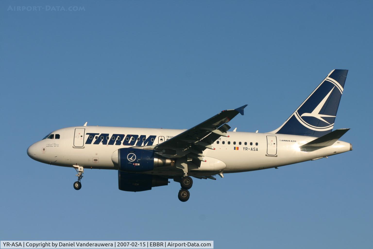 YR-ASA, 2006 Airbus A318-111 C/N 2931, arrival of flight RO371
