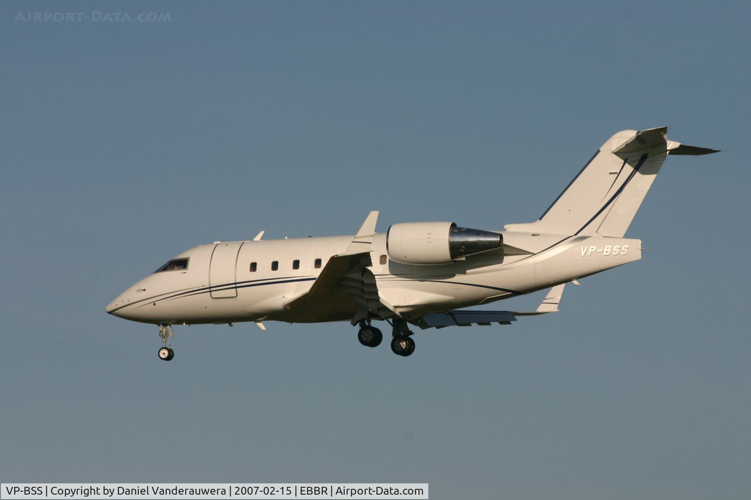 VP-BSS, 2005 Bombardier Challenger 604 (CL-600-2B16) C/N 5626, descending to rwy 25L