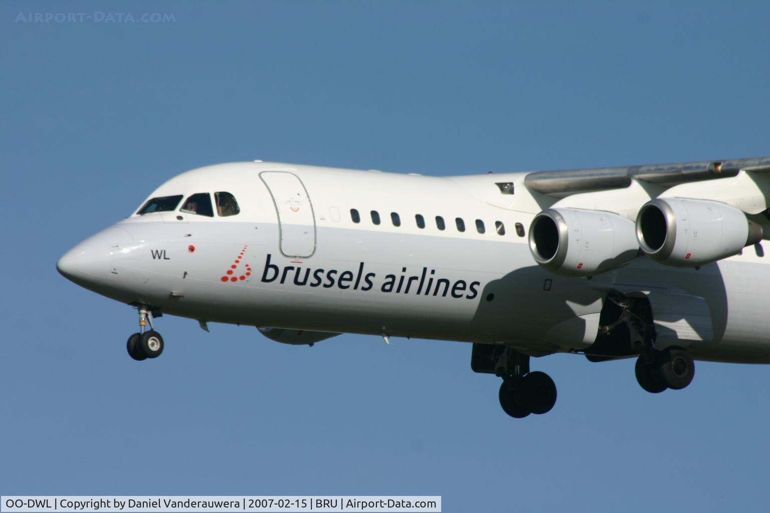 OO-DWL, 1999 British Aerospace Avro 146-RJ100 C/N E3361, arrival of flight SN2040