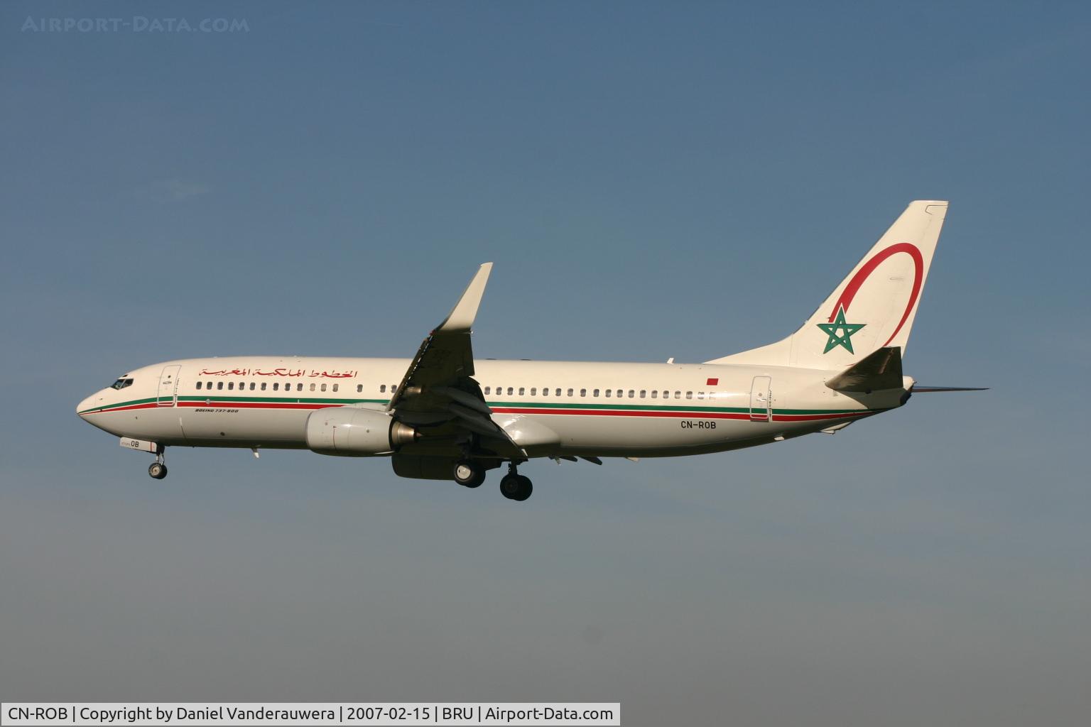CN-ROB, 2005 Boeing 737-8B6 C/N 33060, descending to rwy 25L