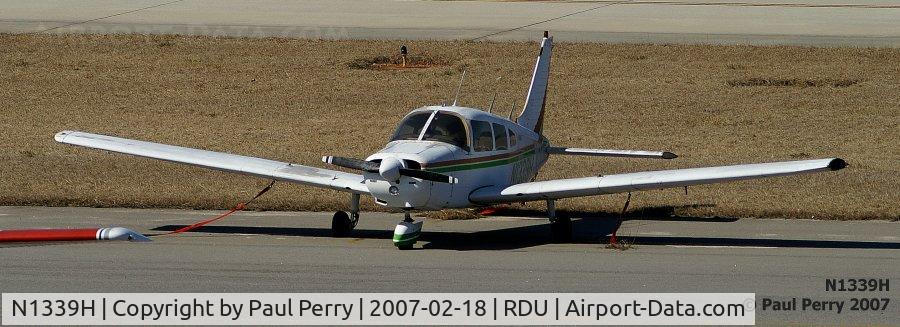 N1339H, Piper PA-28-161 C/N 28-7716017, From this angle, looks like a whole lot of wing
